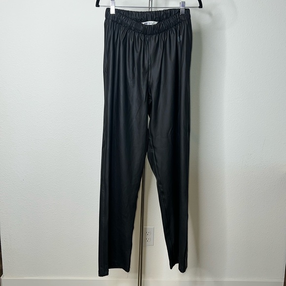 Helly Hansen Water and Wind Proof Pants - Picture 1 of 6